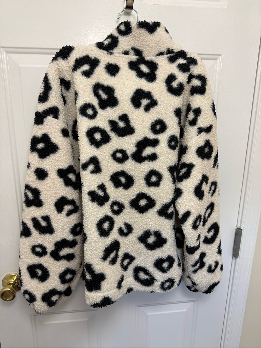 Loft Cow Print Fuzzy Teddy Bear Fleece Pullover Size Large Cozy Comfy - Picture 5 of 5